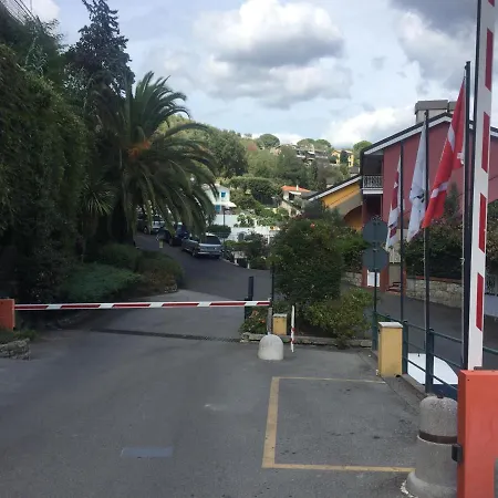 Liguria Rapallo Italy Intero Appartamento Con Terrazza Vista Mare In Residence Con 2 Piscine E Campo Da Tennis A Disposizione Lägenhet *
