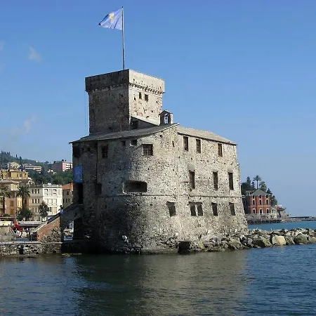Lägenhet Liguria Rapallo Italy Intero Appartamento Con Terrazza Vista Mare In Residence Con 2 Piscine E Campo Da Tennis A Disposizione Rapallo