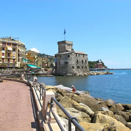 Liguria Rapallo Italy Intero Appartamento Con Terrazza Vista Mare In Residence Con 2 Piscine E Campo Da Tennis A Disposizione
